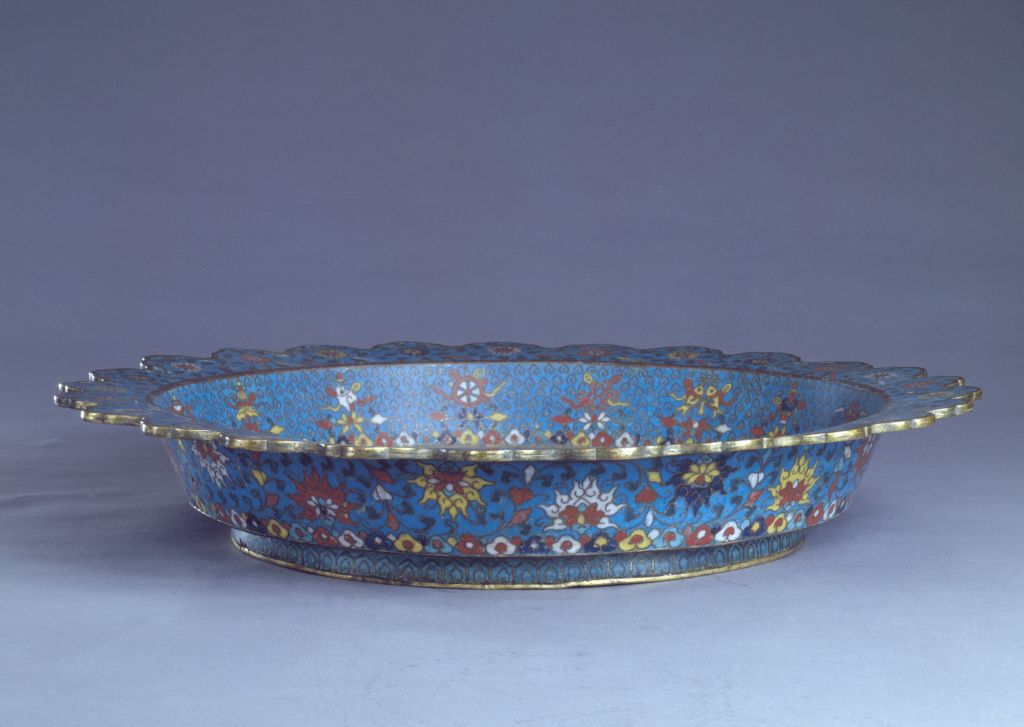 图片[1]-Jingtai style filigree enamel double dragon pearl pattern chrysanthemum petal mouth plate-China Archive